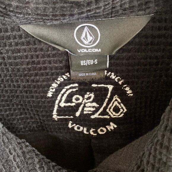 Volcom Men's Black Corderoy Shacket. 2 front cargo pockets. Never worn - Picture 4 of 7